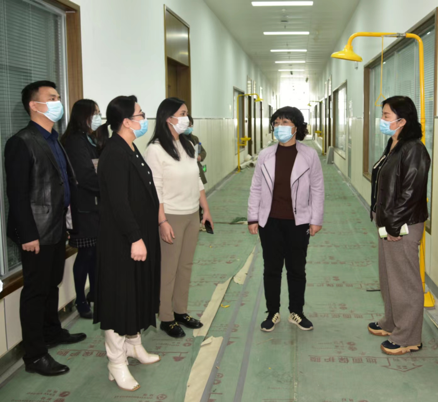 肖珑副校长带队莅临我院进行实验实训室安全检查