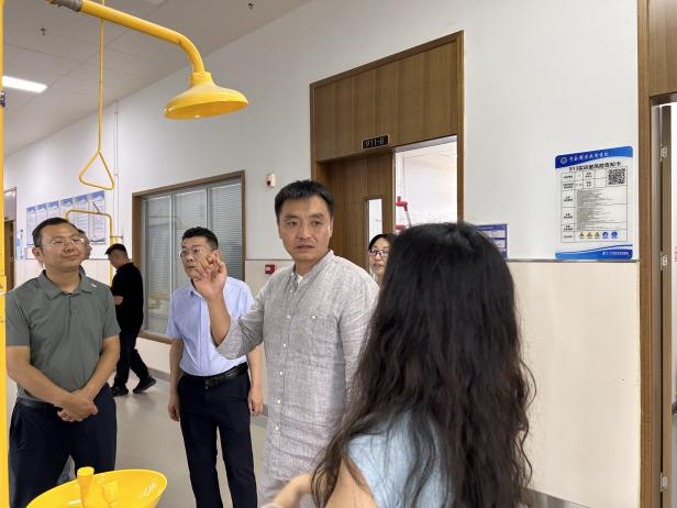 河南省教育廳一行來我院開展安全專項督察